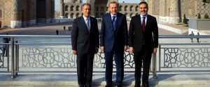 SAMARKAND, UZBEKISTAN - NOVEMBER 18: President of Turkey, Recep Tayyip Erdogan (C), Head Of National Intelligence Organization of Turkey Hakan Fidan (R) and Chief of the General Staff of the Turkish Armed Forces Hulusi Akar (L) pose for a photo as they visit the tomb of Abu Mansur Al Maturidi also know as Imam Maturidi in Samarkand, Uzbekistan on November 18, 2016. Bukhari is a Persian Islamic scholar who was educated in Islamic theology, Qur'anic exegesis, and Islamic jurisprudence and was born in Samarkand and died on 944 A.D.. (Photo by Kayhan Ozer/Anadolu Agency/Getty Images)