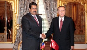 Venezuela's President Nicolas Maduro (L) shakes hands with Turkish President Tayyip Erdogan during a meeting in Istanbul, Turkey October 10, 2016. Miraflores Palace/Handout via REUTERS ATTENTION EDITORS - THIS PICTURE WAS PROVIDED BY A THIRD PARTY. EDITORIAL USE ONLY. - RTSRMVB